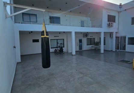 Comprar Vivenda V3 entre os hotéis Pôr do Sol e Belo Horizonte, Benfica.